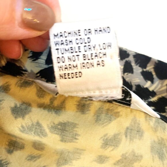 Vintage Silk Icon Collection Leopard Print Silk Button Down Shirt Women’s Large - Picture 4 of 11